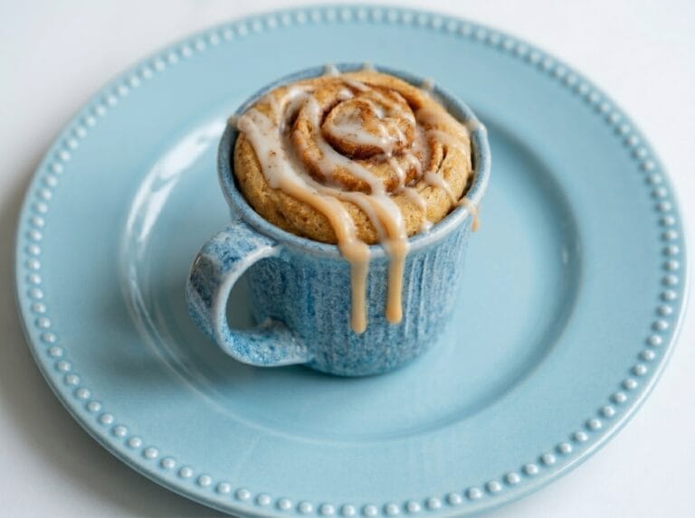 Cinnamon Roll Cottage Cheese Mug Cake